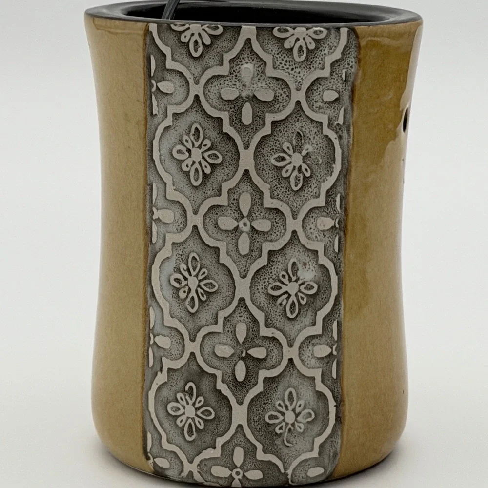 Scentsy‎ Moroccan Stencil Electric Wax Warmer Ceramic Tan Gray Quatrefoil Boho